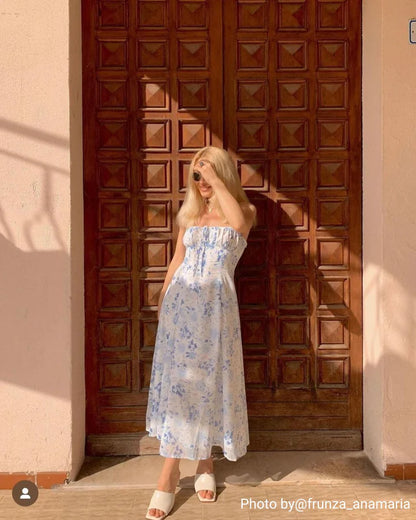 Vestido midi fruncido con flores y cuello cuadrado