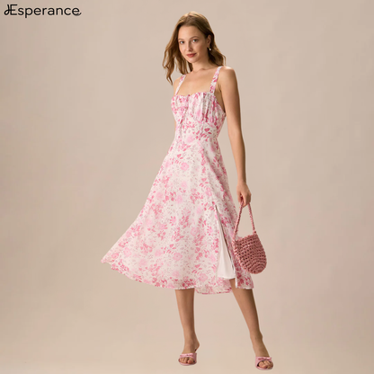 Vestido midi fruncido con flores y cuello cuadrado